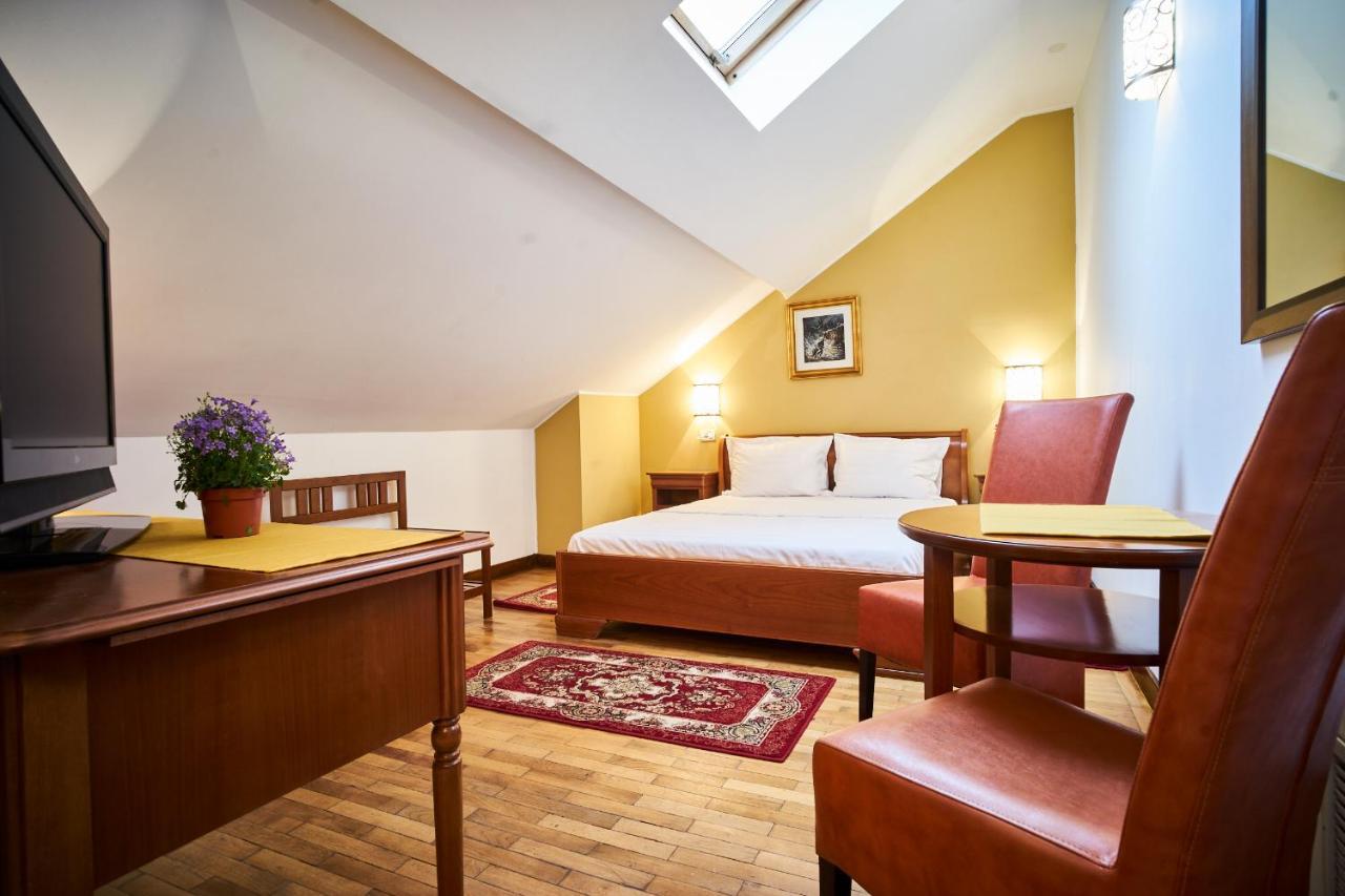 Cozy Attic Room VI Bukarest Exterior foto