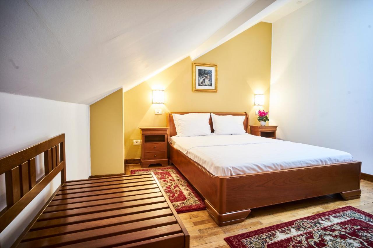 Cozy Attic Room VI Bukarest Exterior foto