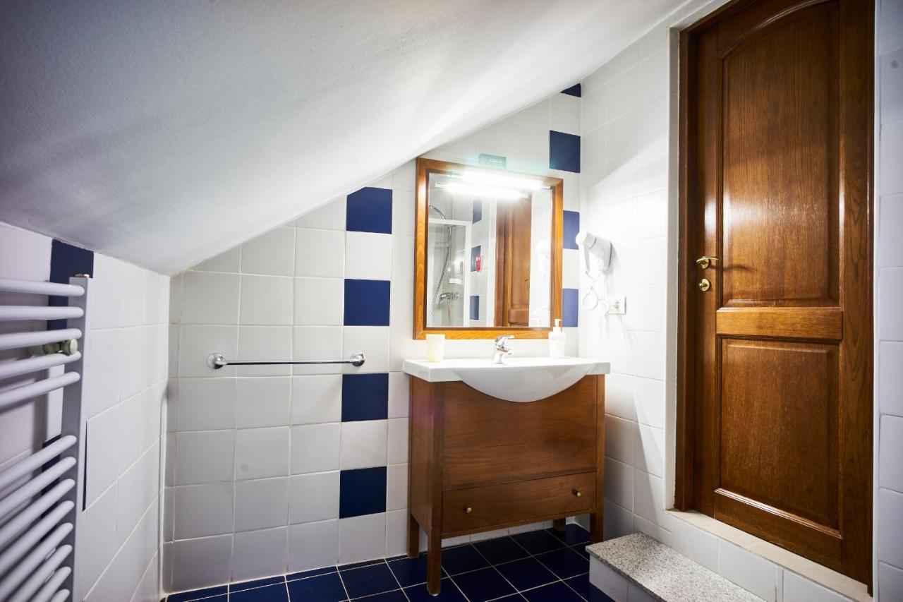 Cozy Attic Room VI Bukarest Exterior foto
